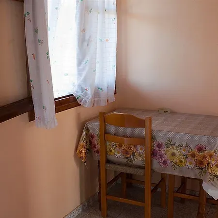 Chrysanthy Apartamento *