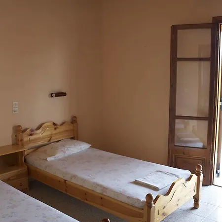 Chrysanthy Apartman *